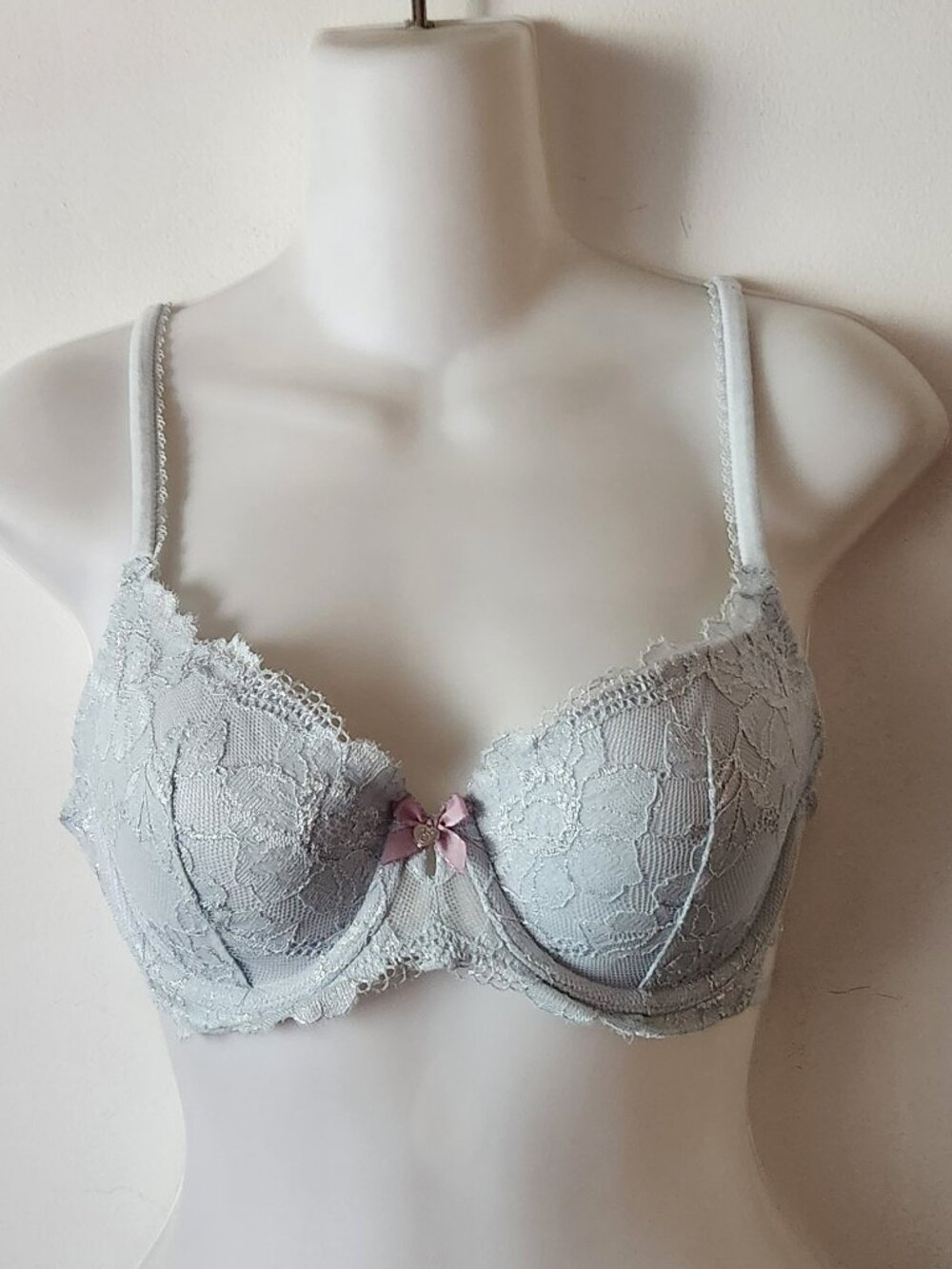 Victoria's Secret bra sz 36B light gray underwire demi lace GUC